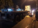 1 phụ nữ đi xe máy té ngã, bị xe container cán tử vong