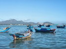 Tàu cá va đá ngầm, 2 người chết, mất tích