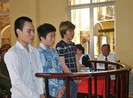 Chiếc áo đỏ oan nghiệt