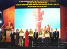 Tôn vinh 8 'Công dân Đồng Khởi', 'Công dân Đồng Khởi danh dự'