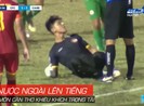 Báo nước ngoài đưa hình ảnh thủ môn VN hăm doạ trọng tài