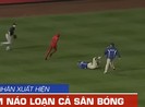 Siêu nhân đột nhiên xuất hiện gây náo loạn sân