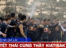 Toàn đội HA Gia Lai vui tết Thái, té nước cùng thầy Kiatisak