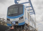 Toàn cảnh quá trình bốc dỡ 3 toa tàu metro số 1