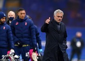 Mourinho tung chiêu độc giúp Tottenham vô địch Premier League