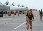 Khủng bố bắn 17 tên lửa đến căn cứ Hmeimim của Nga ở Syria