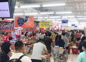 Đà Nẵng: Dân ùn ùn đi mua sắm sau dự lệnh 'cấm ra đường' toàn TP