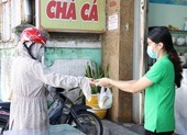 Hàng quán được bán mang về, Đà Nẵng tấp nập ngày đầu mở cửa lại