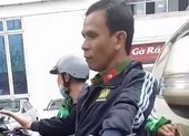 Bị phát hiện trộm xe máy liền cởi áo 'khoe' mình là cảnh sát