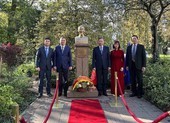 Bộ trưởng Tô Lâm đặt vòng hoa tưởng niệm Chủ tịch Hồ Chí Minh tại Pháp