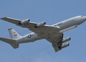 Máy bay do thám Mỹ xuất hiện trên bầu trời Ukraine giữa lúc căng thẳng với Nga 