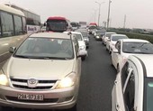 Cao tốc ùn ứ, CSGT yêu cầu xả trạm nhưng BOT chậm chấp hành