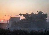 Israel nã pháo vào Dải Gaza, đính chính việc điều động bộ binh