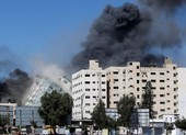 Israel đánh sập tòa nhà 12 tầng của truyền thông quốc tế