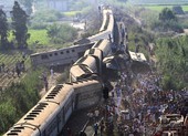 Tàu trật đường ray ở Ai Cập, hàng trăm người thương vong