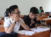 Thứ trưởng Bộ GD&ĐT làm việc với hội đồng chấm thi Đà Nẵng