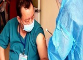 'Mình vui vì có vaccine COVID-19 chứ không lo lắng gì cả'