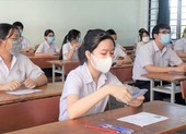 Hơn 13.000 học sinh Đà Nẵng kín mít khẩu trang đi thi vào lớp 10