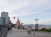 Từ ngày 4-5, Khánh Hòa cho phép tắm biển trở lại 
