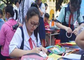 TP.HCM: 162 học sinh 'Lớn lên cùng sách'