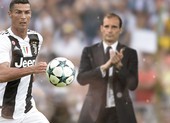 Rắc rối ở Juve: Ronaldo lại gây hấn với HLV khi bị thay ra
