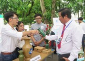 Thu phí cao mất người học, thu thấp khó giữ nhân tài