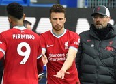 HLV Klopp đau đầu với hai chân tiền Firmino và Jota