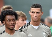 Ronaldo nổi nóng: ‘Cái quái gì đang xảy ra vậy?’