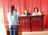 Chủ tọa: 'Chị quá giỏi, tòa phục chị luôn'