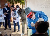 COVID-19: Giới khoa học Nam Phi báo cáo biến thể mới đáng ngại, lây nhiễm mạnh