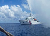 Trung Quốc lên tiếng vụ tàu hải cảnh phun nước tàu Philippines ở bãi Cỏ Mây