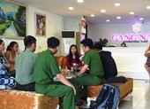 Làm đẹp không như ý, nhóm người đến thẩm mỹ viện đòi lại tiền