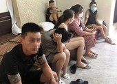 Thuê nữ nhân viên quán Karaoke vào khách sạn phục vụ bay, lắc 