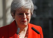 Video: Thủ tướng Theresa May bật khóc khi tuyên bố từ chức