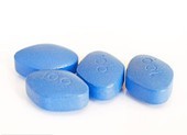 Nhìn đời toàn màu đỏ do uống viagra dỏm mua qua mạng