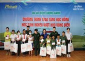 100 suất học bổng tiếp sức học sinh vùng biên giới Tây Ninh