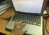 Thầy giáo ở Đồng Tháp để lộ clip nhạy cảm khi dạy trực tuyến