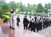 Nhiều đoàn đến viếng Đại tướng Lê Đức Anh ở Thừa Thiên - Huế