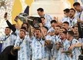 Messi phá kỷ lục lại còn được sánh với huyền thoại Maradona