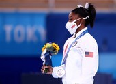 Sốc: 'Người khổng lồ' Simone Biles cân nhắc rút lui khỏi Olympic 2020