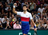 Djokovic chật vật giành trận thắng đầu tay