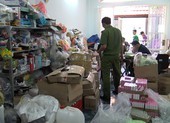 Bắt giữ hàng trăm lọ nước hoa, mỹ phẩm giả ở Tân Phú