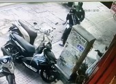 Tài xế công nghệ tông xe vào kẻ trộm xe máy ở Bình Thạnh