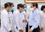 Thủ tướng yêu cầu chi viện kịp thời cho các nơi có nhiều ca nhiễm, bệnh nặng