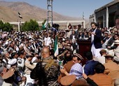 Taliban bao vây thành trì chống đối cuối cùng, kêu gọi đàm phán hòa bình