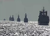Video: Tàu chiến Nga, Trung Quốc lần đầu tiên tuần tra chung ở Thái Bình Dương