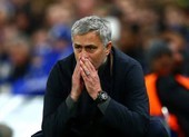 Mourinho ngoạn mục đào thoát khỏi sân tập Chelsea