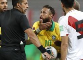 Neymar không lừa nổi VAR, Brazil vẫn thắng bốn sao