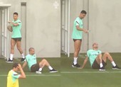 Ronaldo chơi khăm ‘gã đồ tể’