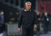 Mourinho giận dữ bỏ phỏng vấn sau khi mất kỷ lục bất bại